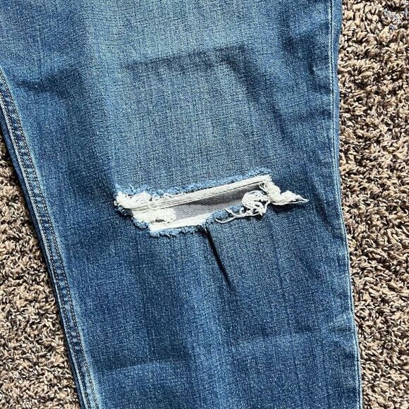Abercrombie & Fitch The Mom Jeans Women's 36 / 22 Blue Cropped High Rise Distres - Picture 3 of 8